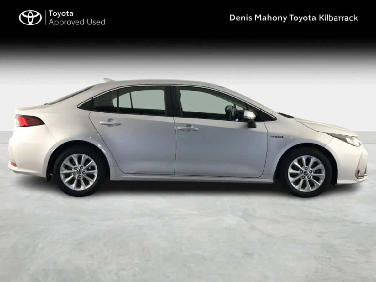 Toyota Corolla HYBRID LUNA SALOON - Image 3