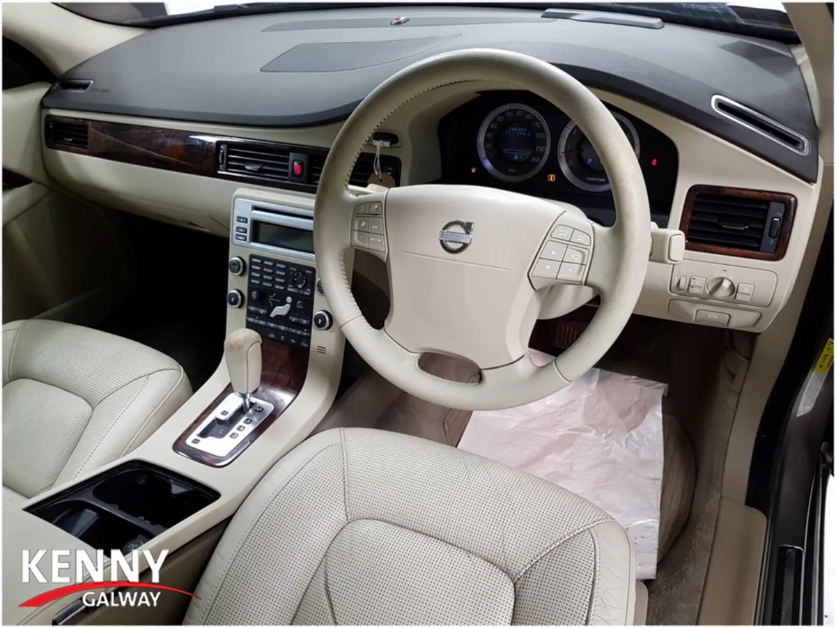 Volvo S80 V8 SE/LUX GEARTRONIC - Image 2