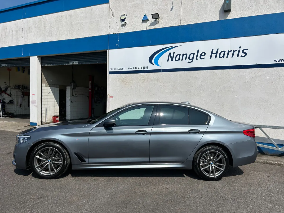 BMW 5-Series. M SPORT. - Image 2