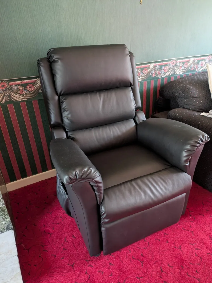 Medical recliner - Image 1