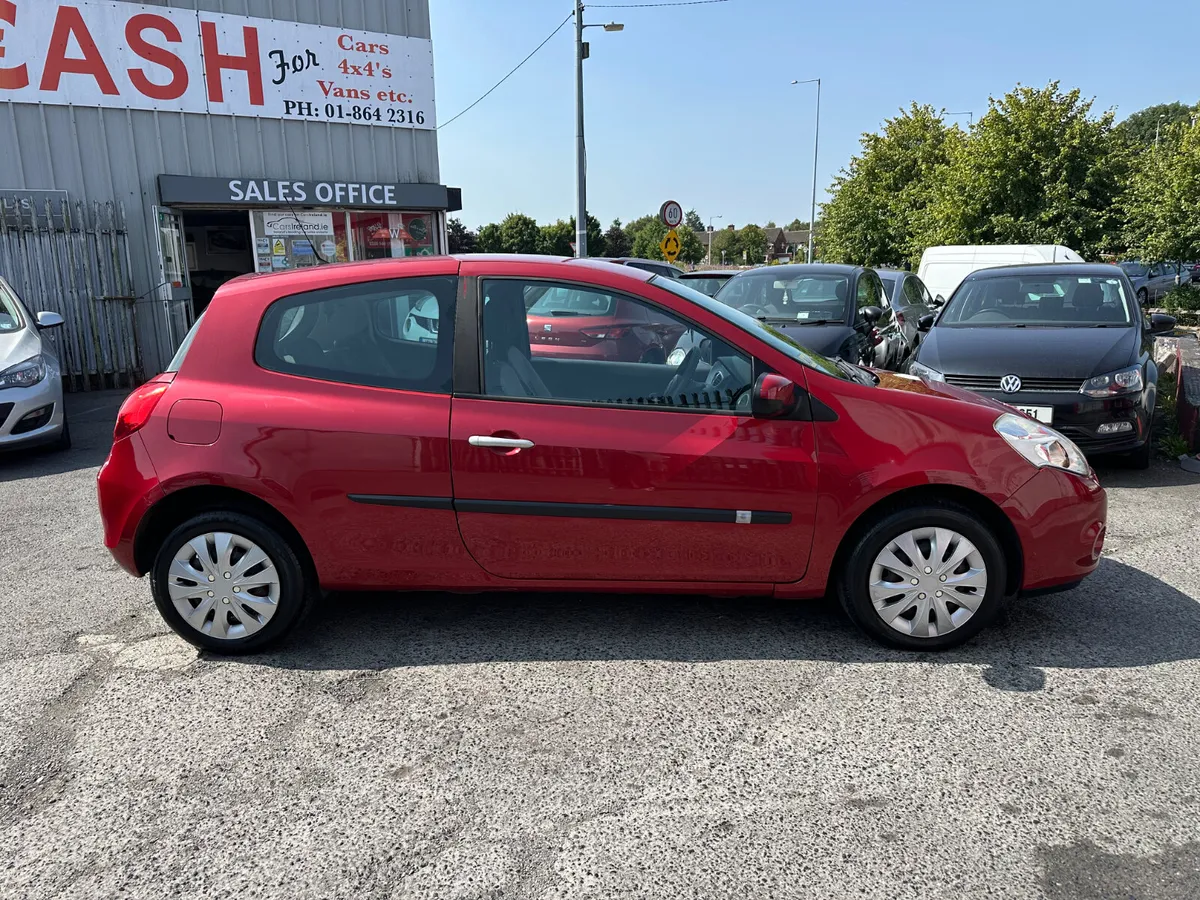 Renault Clio 1.1 Petrol NCT LOW KMS 1 OWNER - Image 4