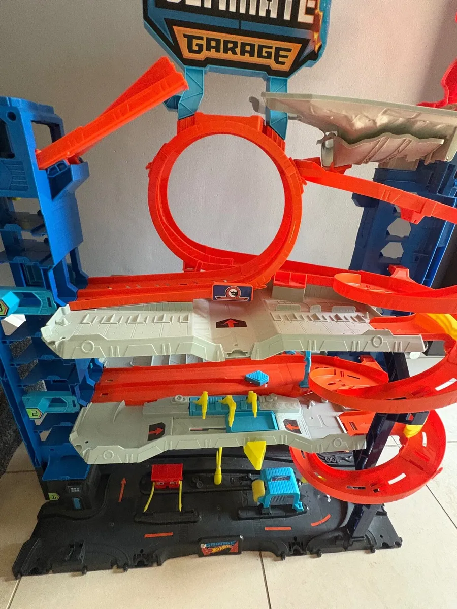 Hot Wheels City Let’s Race Ultimate Garage Playset - Image 4