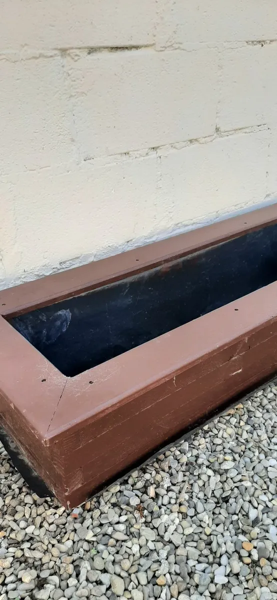 Plant box - Image 1