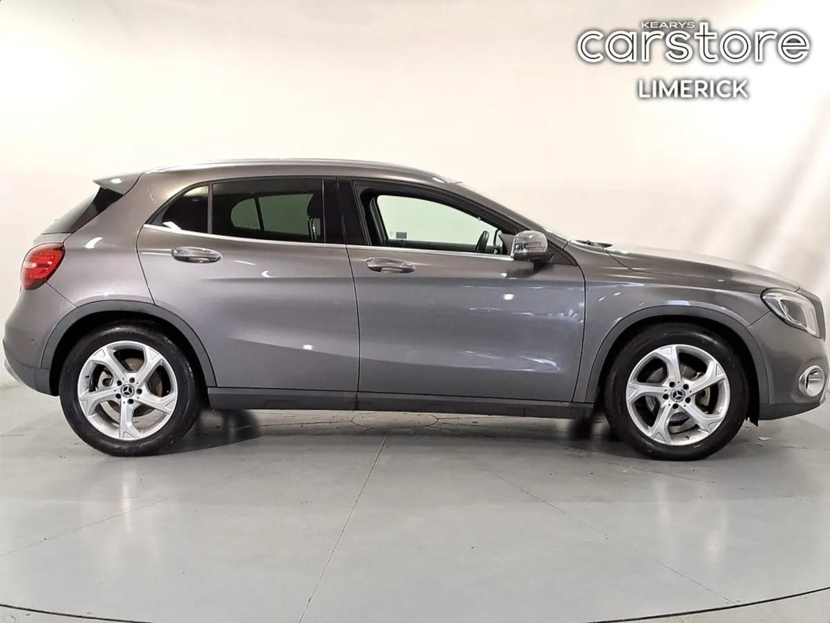 Mercedes-Benz GLA 180 Auto 1.6 PET - Image 2