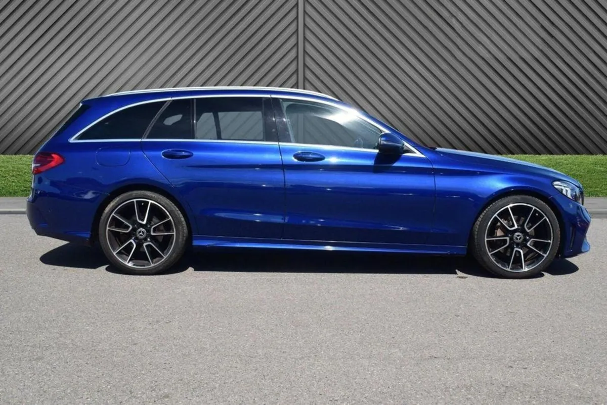 211  Mercedes C300 Premium Estate - Image 4