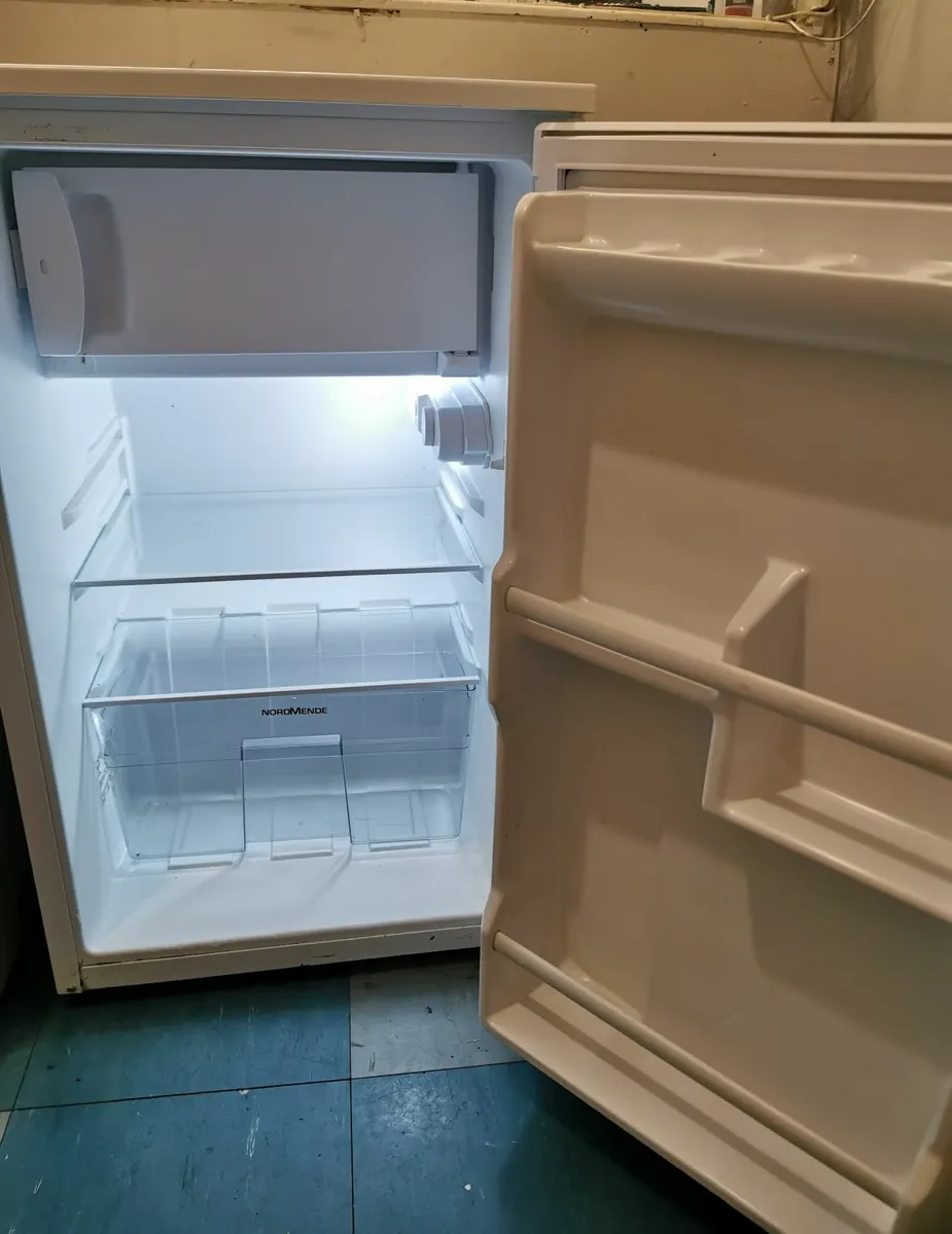 Under counter fridge - Image 4