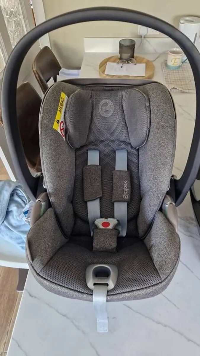 Cybex Cloud T infant car seat bundle - Image 2