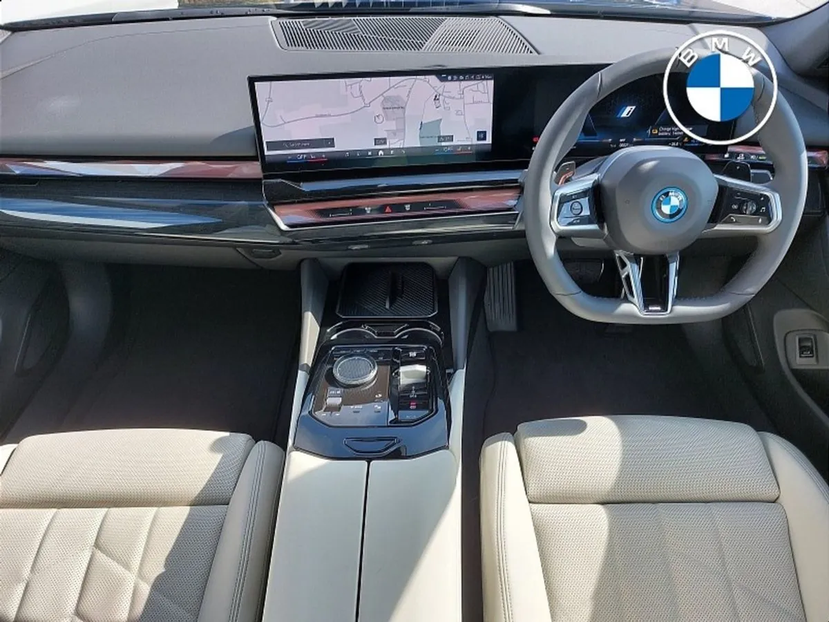 BMW 5 Series 530e M Sport Pro - Image 4