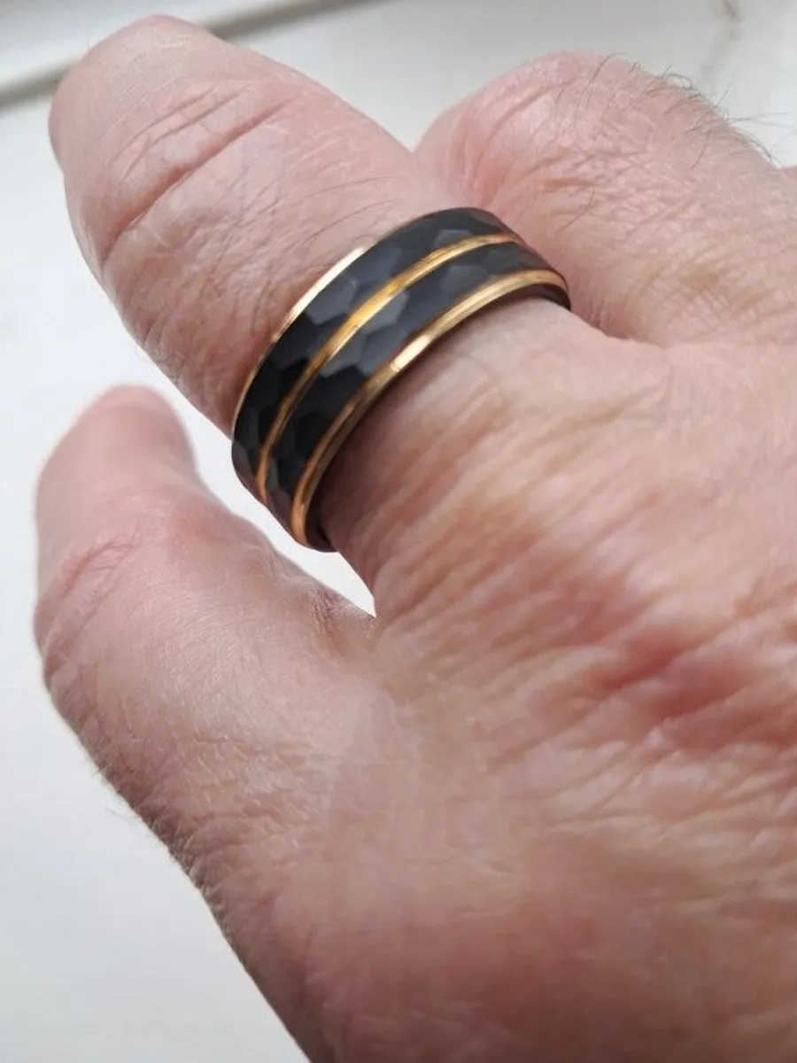 Gents onyx black ring. - Image 1