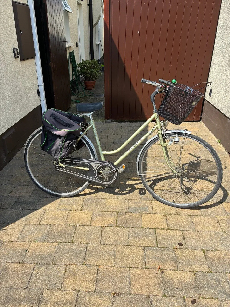 Ladies bicycle - Image 1