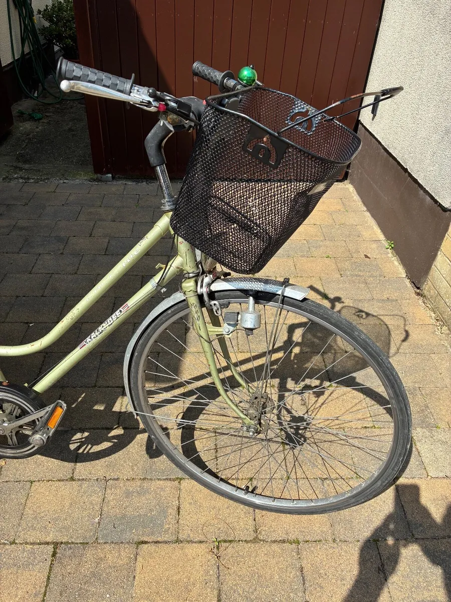 Ladies bicycle - Image 3