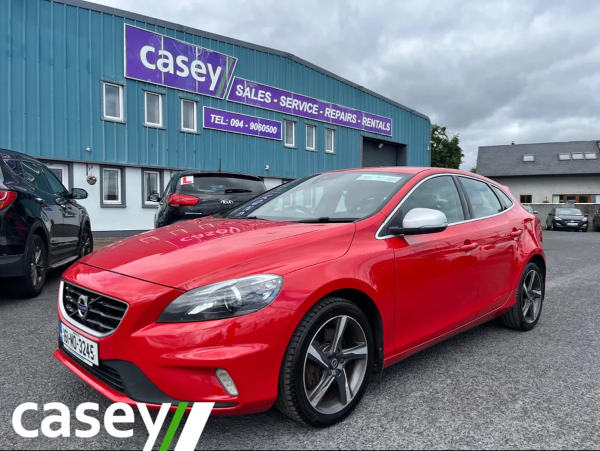 Volvo V40 2.0 D3 R-DESIGN LUXURY NAV 15 150BHP 5DR - Image 1