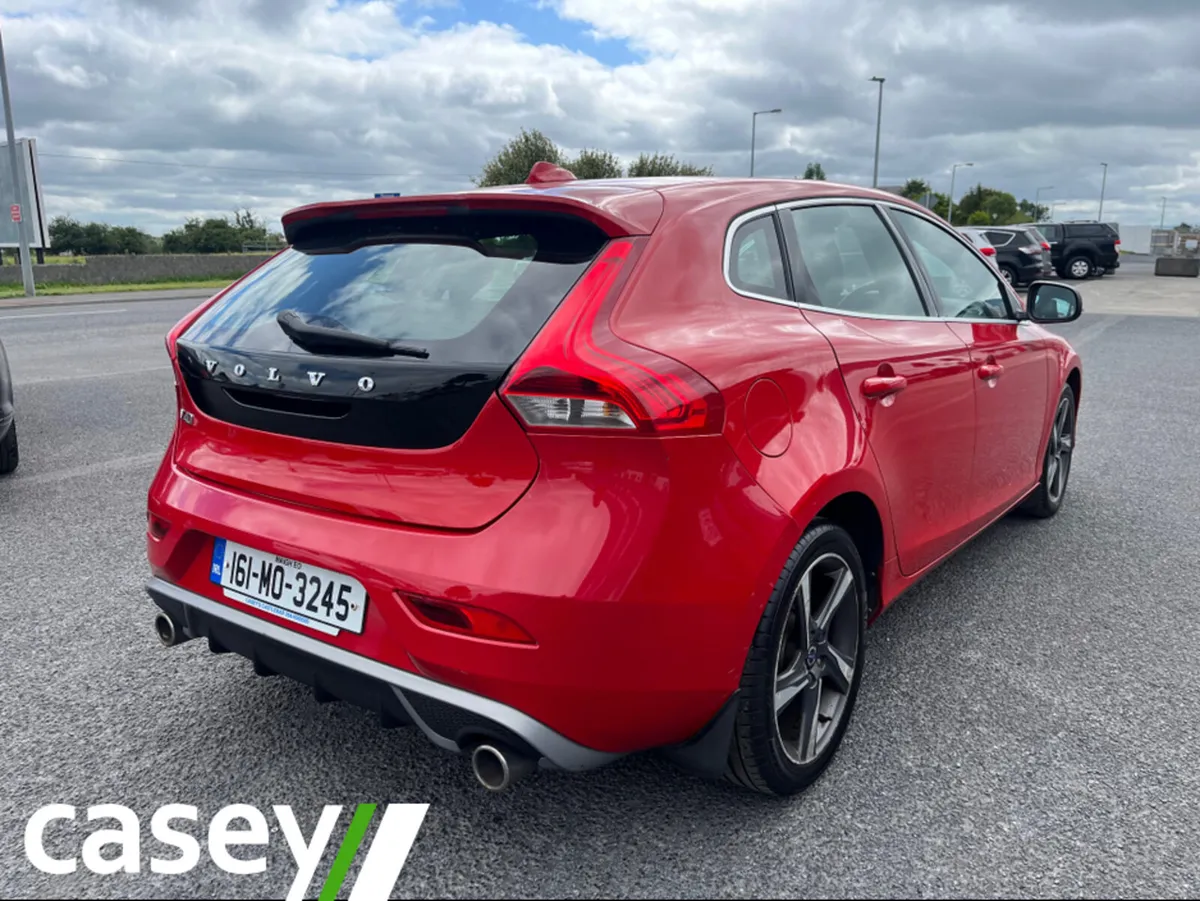 Volvo V40 2.0 D3 R-DESIGN LUXURY NAV 15 150BHP 5DR - Image 4