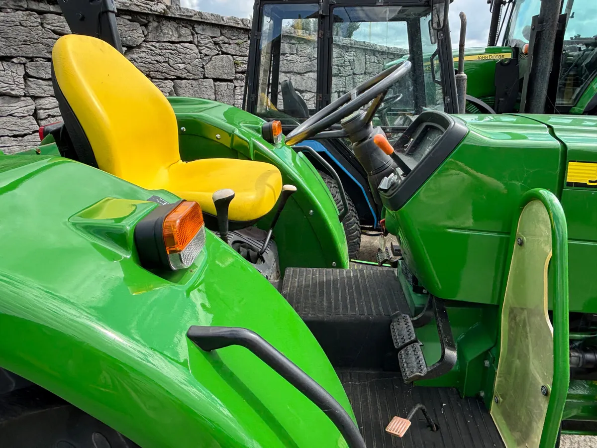 John Deere 5055E - Image 3