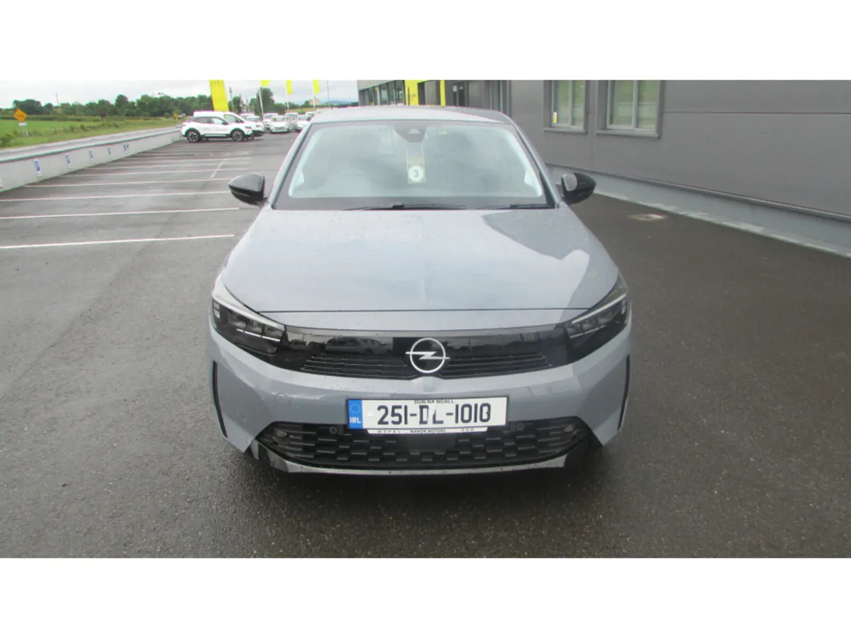 Opel Corsa ELEGNCE 1.2 PETROL - Image 4