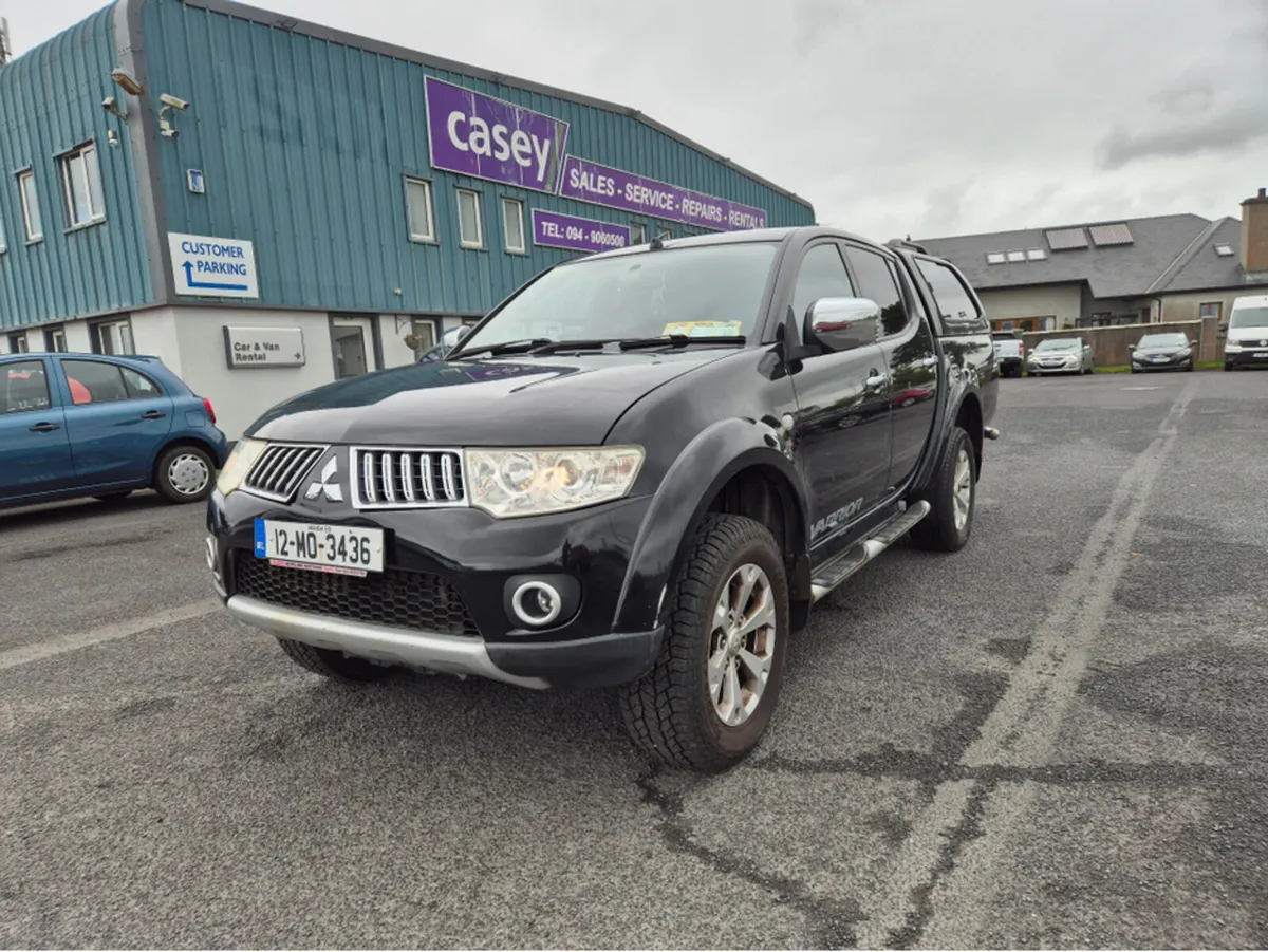 Mitsubishi L200 DID WARRIOR LB DCB 4X4 4 2.5 CR 4W - Image 1