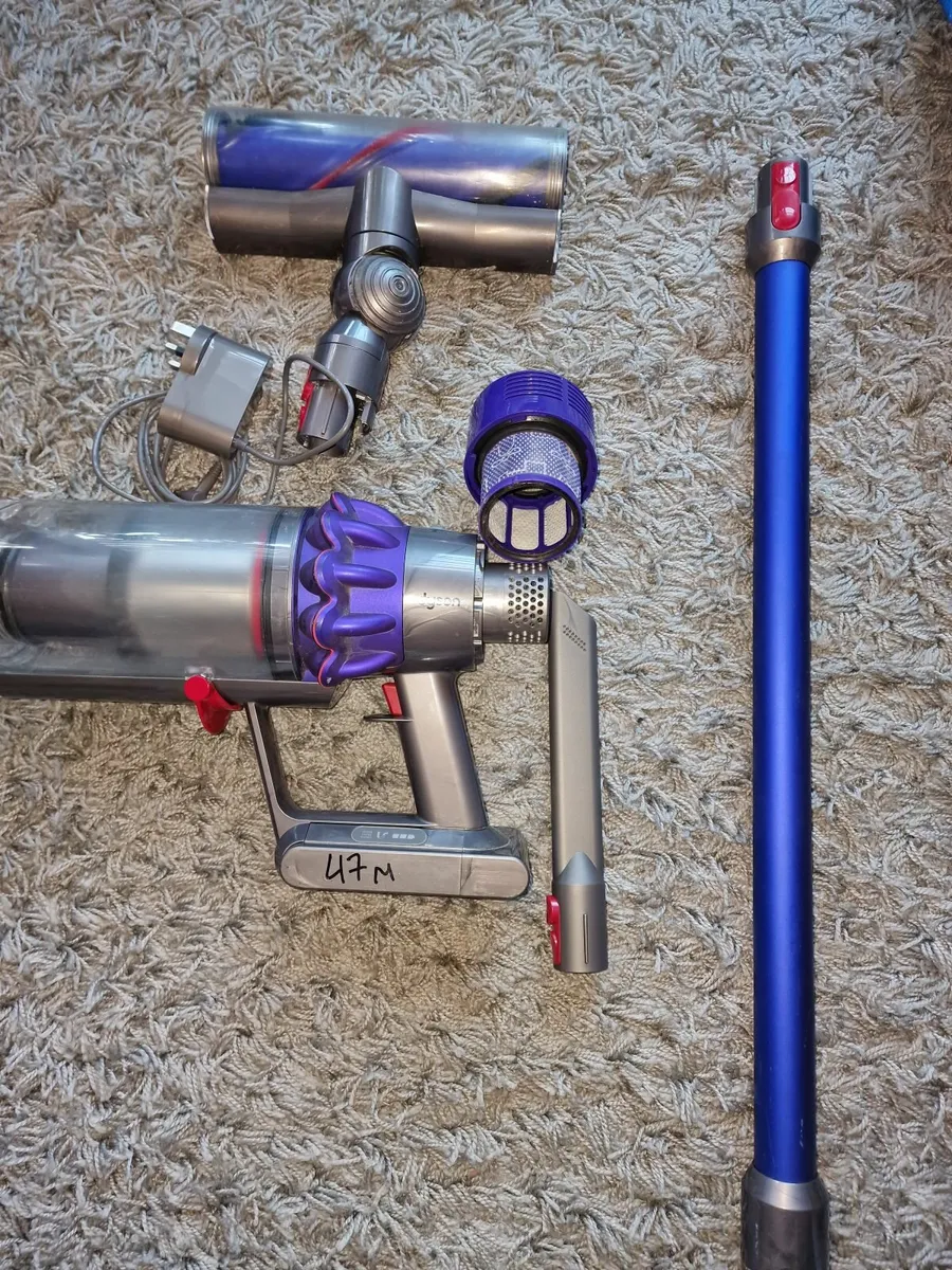 Dyson V10 - Image 2