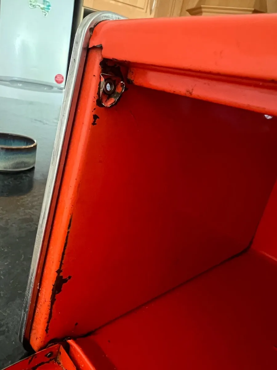Vintage 1970s Dutch bread bin - Image 2
