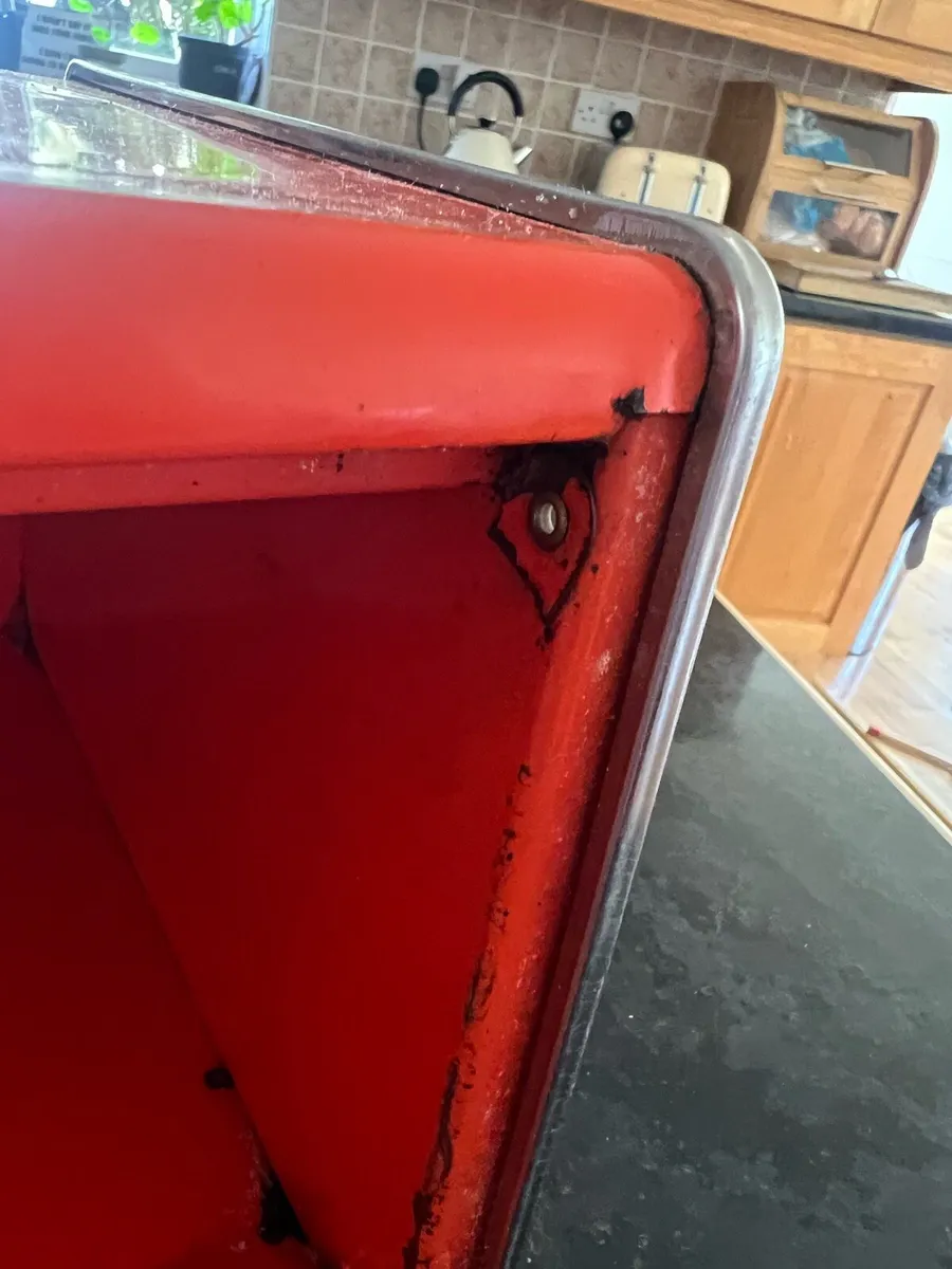 Vintage 1970s Dutch bread bin - Image 3