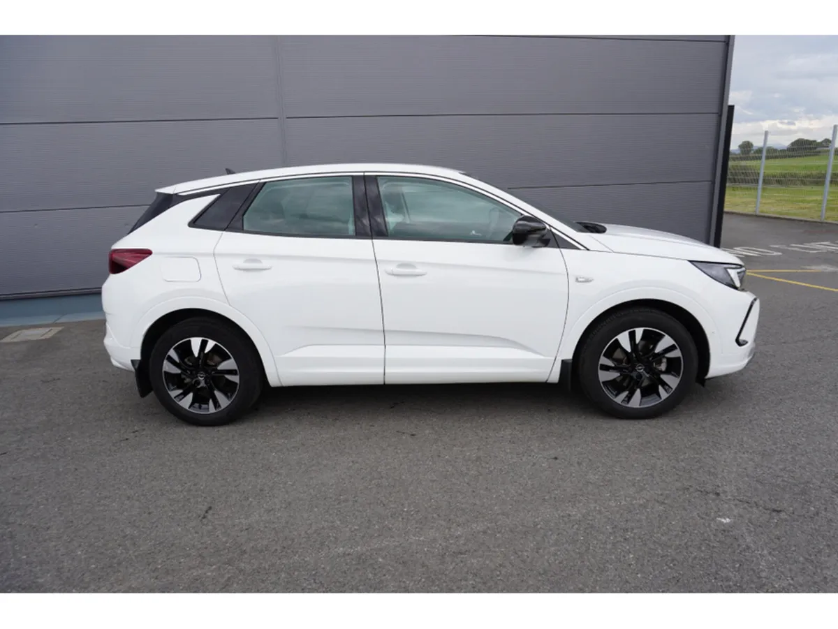 Opel Grandland 1.5 D-Turbo  130PS AUTO - Image 3
