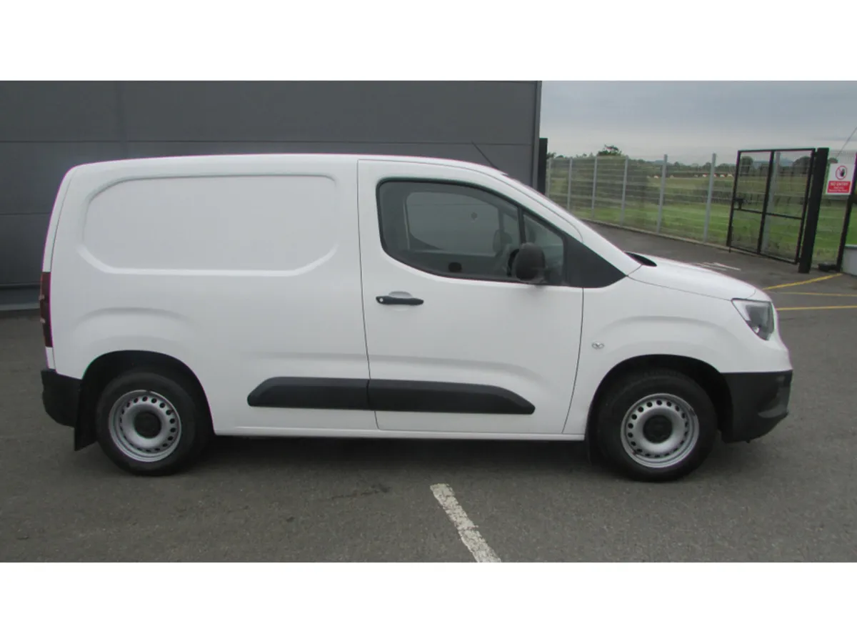Opel Combo L1 1.5 D-TURBO - Image 2
