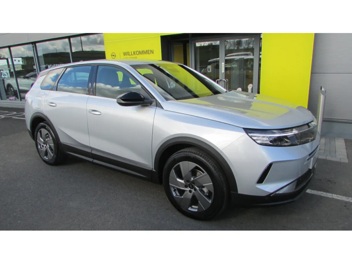 Opel Grandland ELEGANCE HYBRID - Image 1