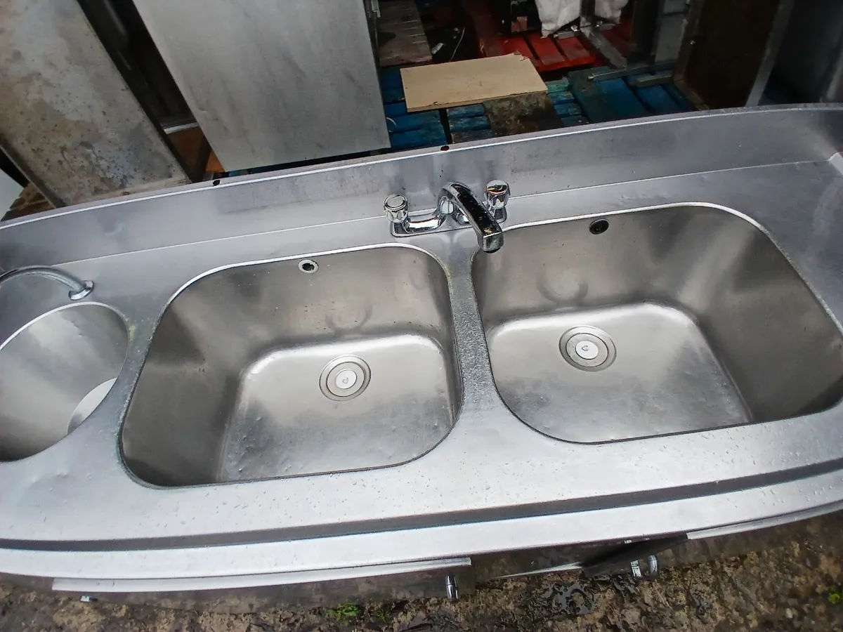 Staneless steel cabbinet double sinks delivered - Image 4