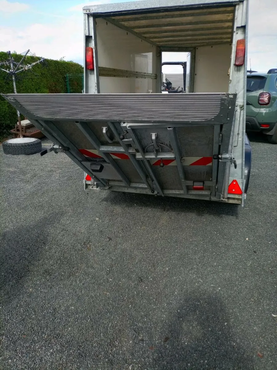 Trailer - Image 2