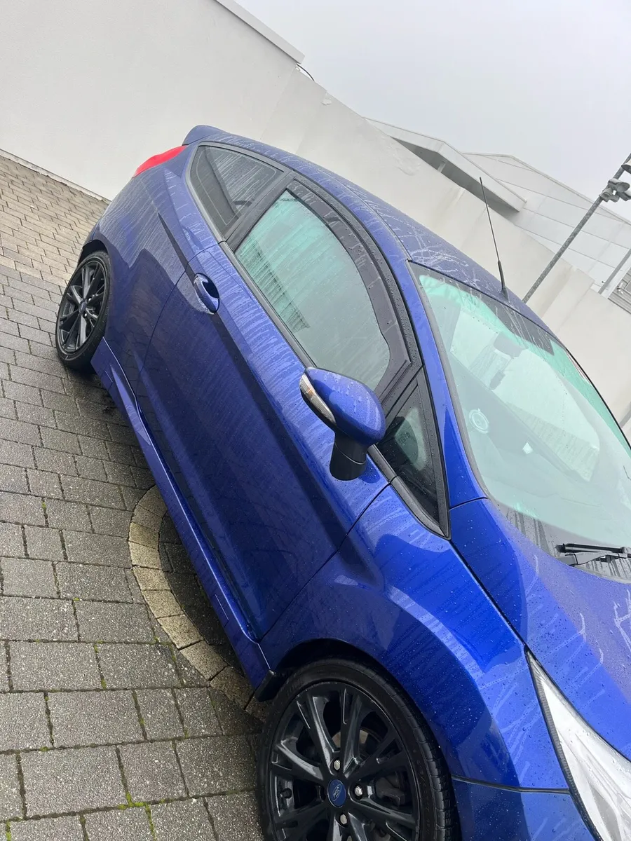Ford fiesta - Image 2