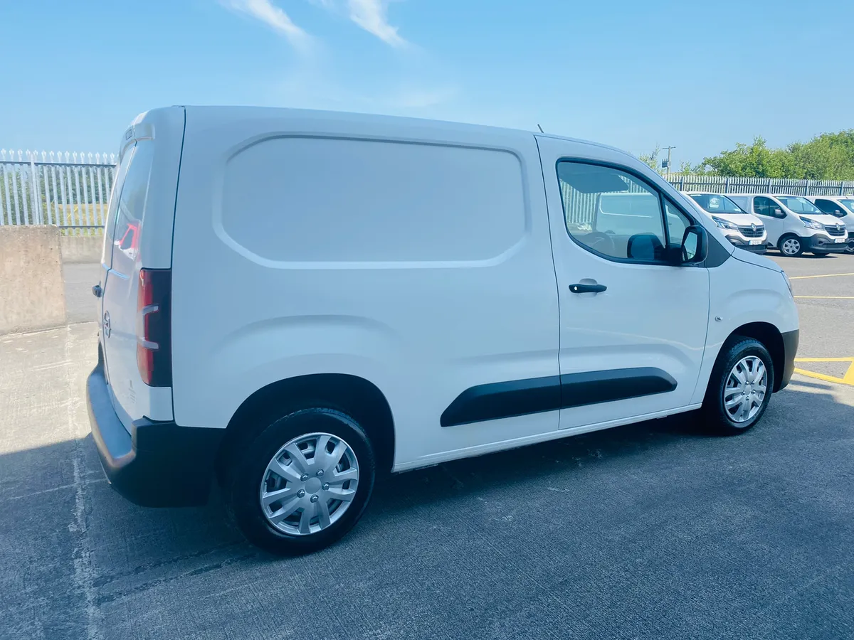 202 Opel Combo 1.5 €8,450 + VAT - Image 4
