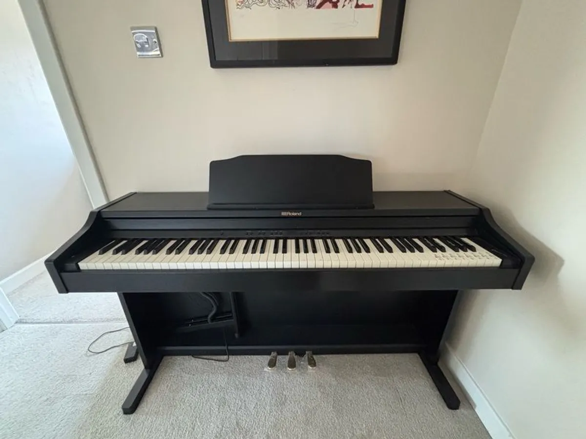 Roland Digital Piano RP501R - Image 3