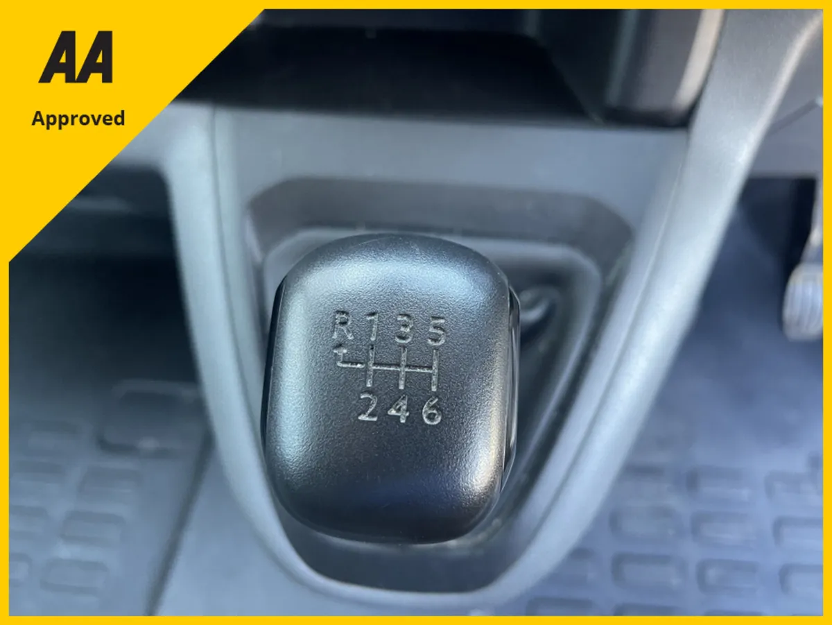 Opel Vivaro 2900 DYNAMICS S/S FREE DELIVERY - Image 2