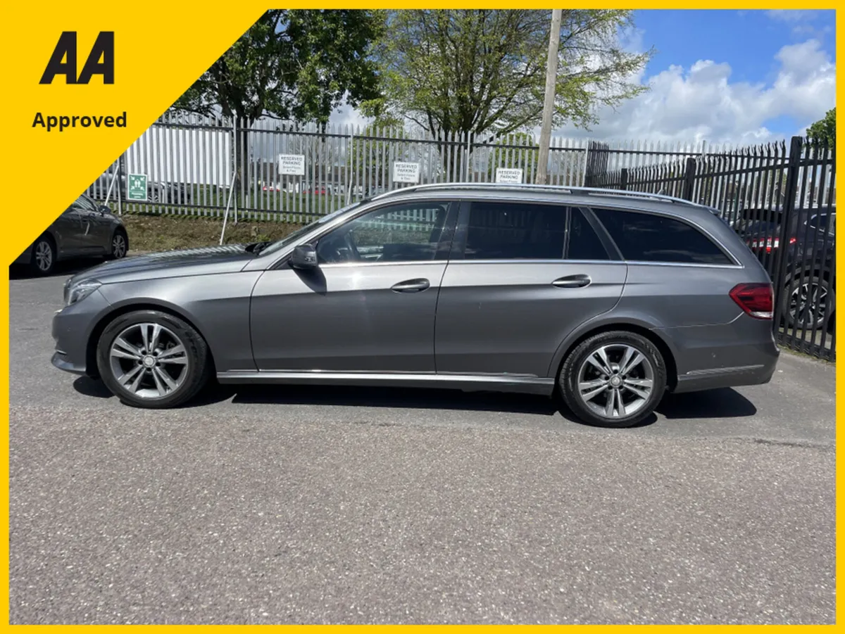 Mercedes-Benz E-Class E220 BLUETEC SE 5DR AUTO FRE - Image 3