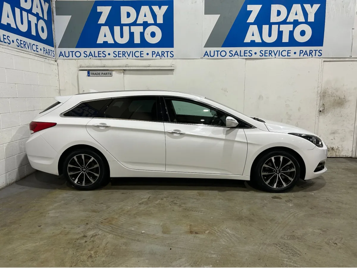 Hyundai i40 1.7 High Spec Auto Estate - Image 3
