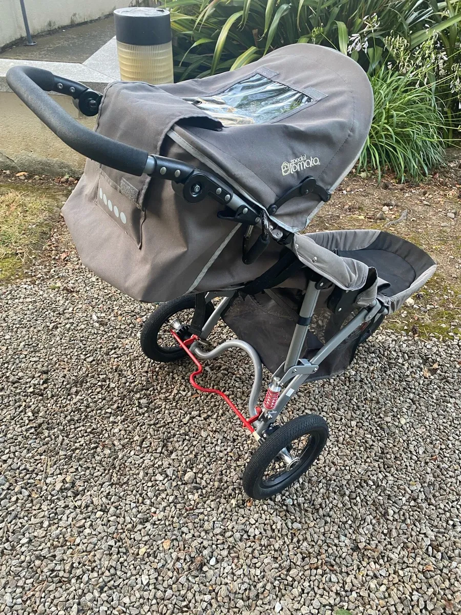Special Tomato Jogger - Image 1