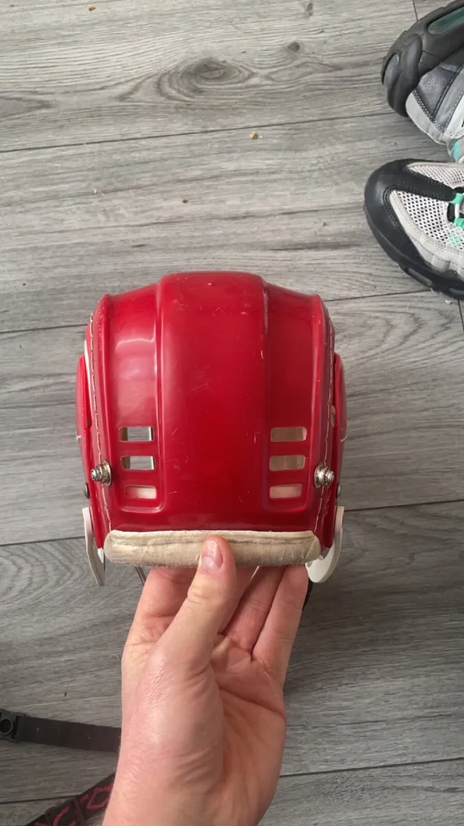 Gola helmet maroon - Image 2