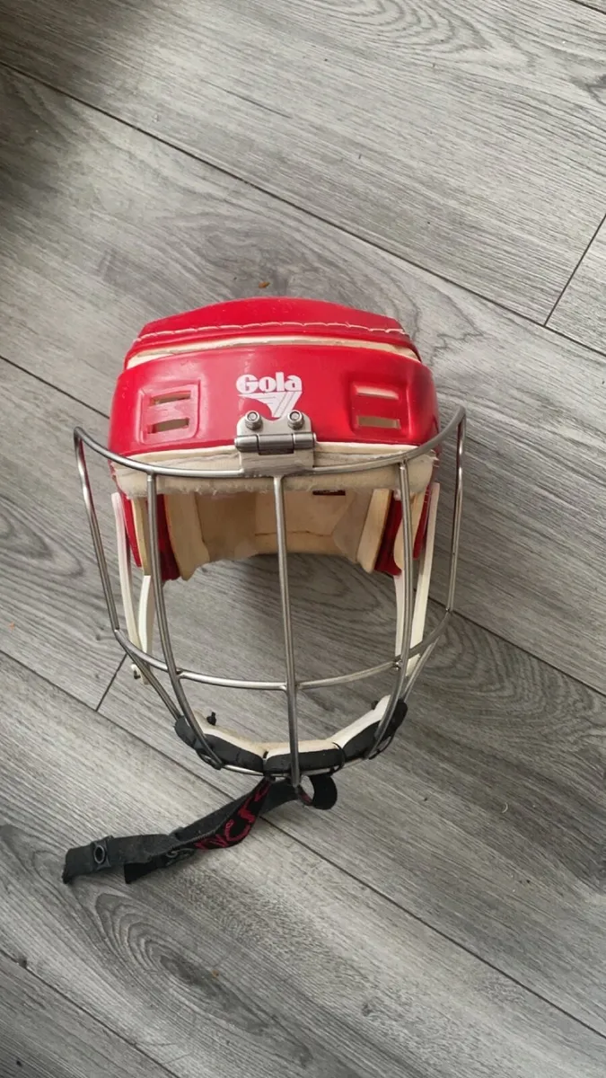 Gola helmet maroon - Image 1