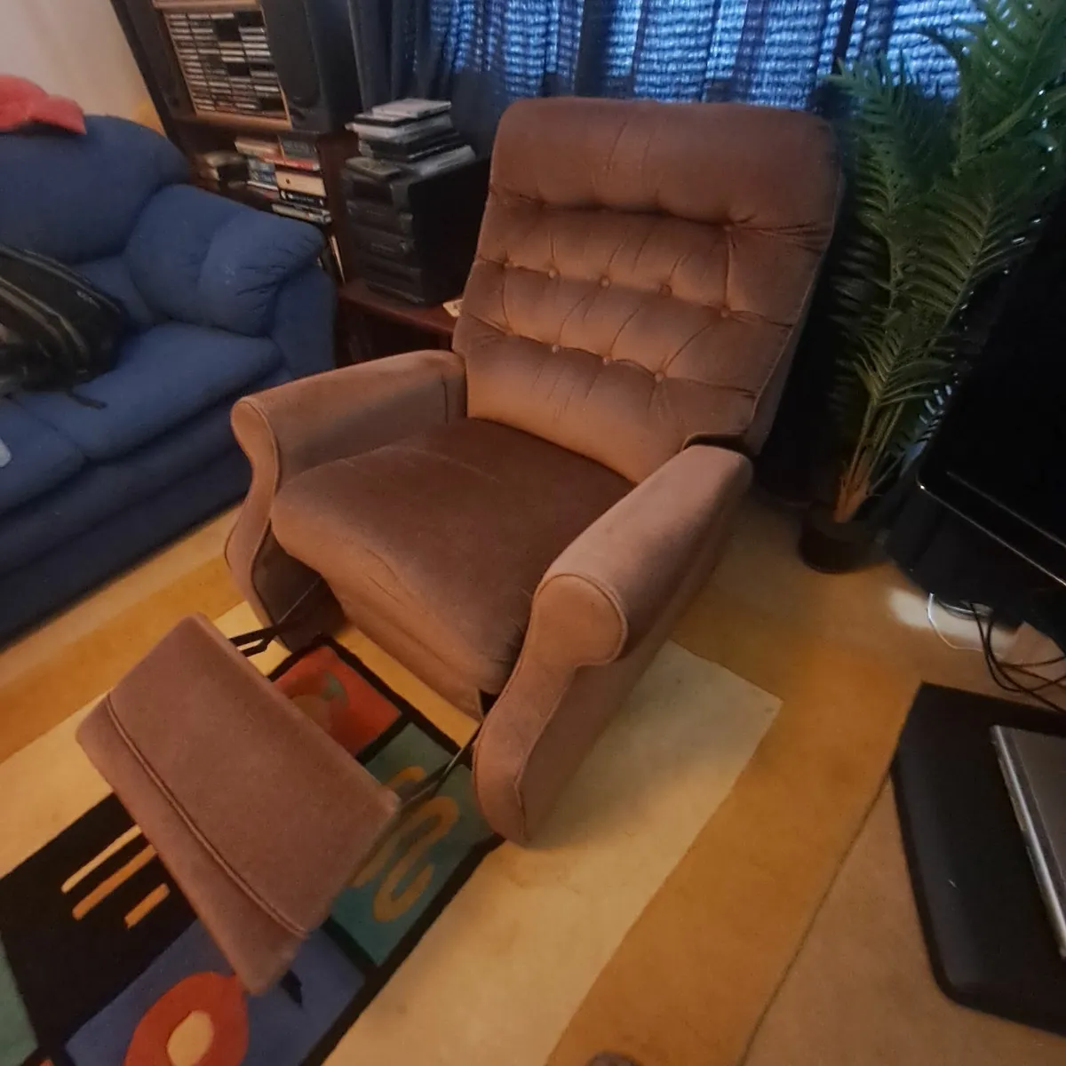 Armchair recliner - Image 1
