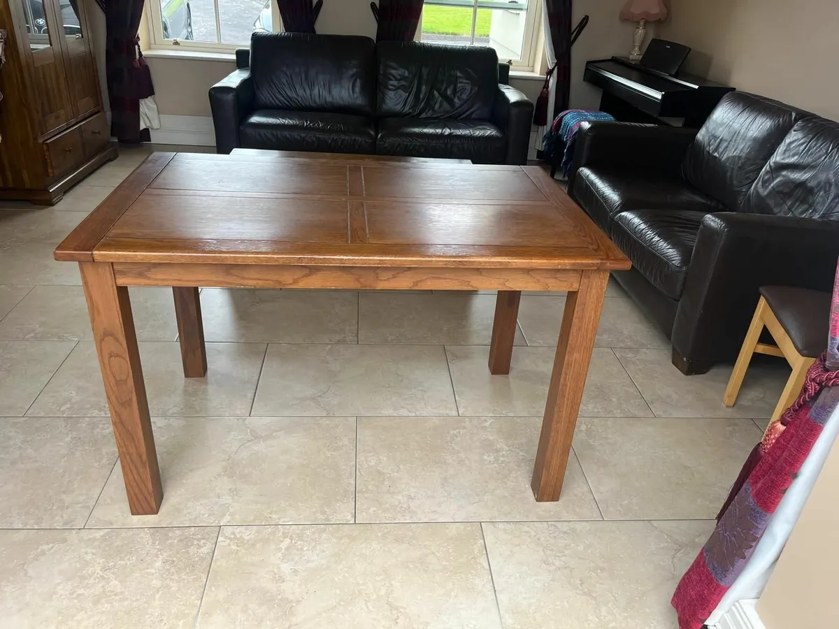 Table and Chairs - Image 3