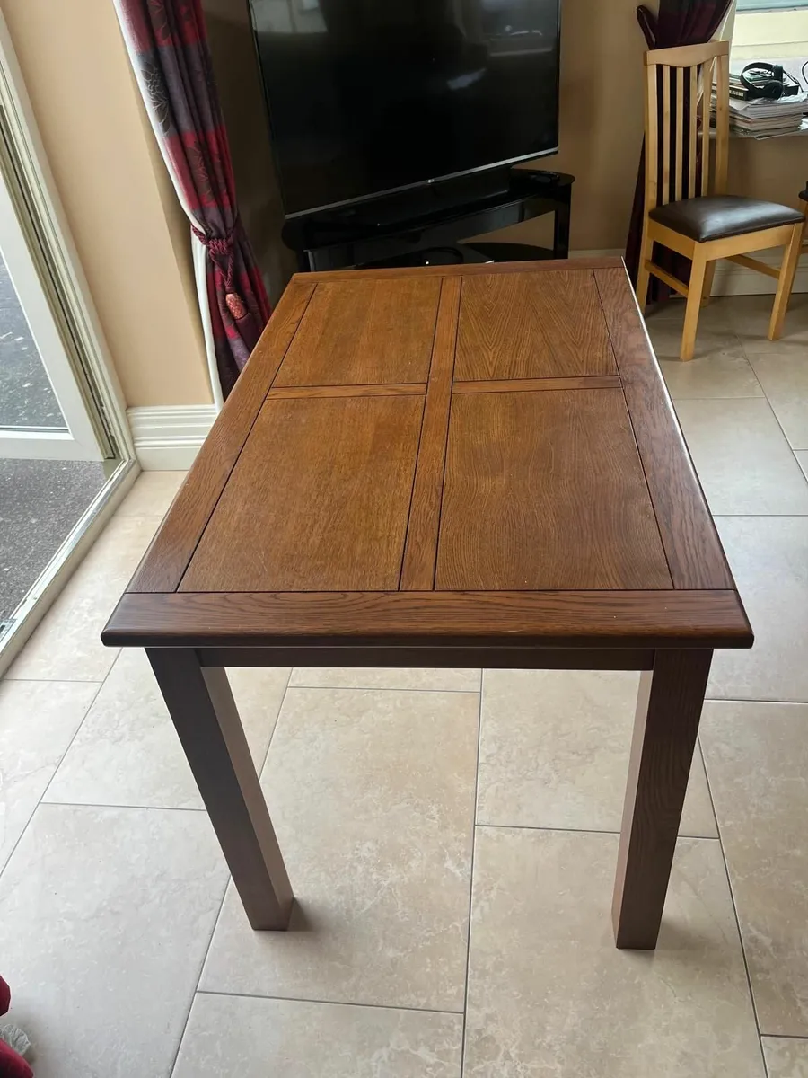 Table and Chairs - Image 4
