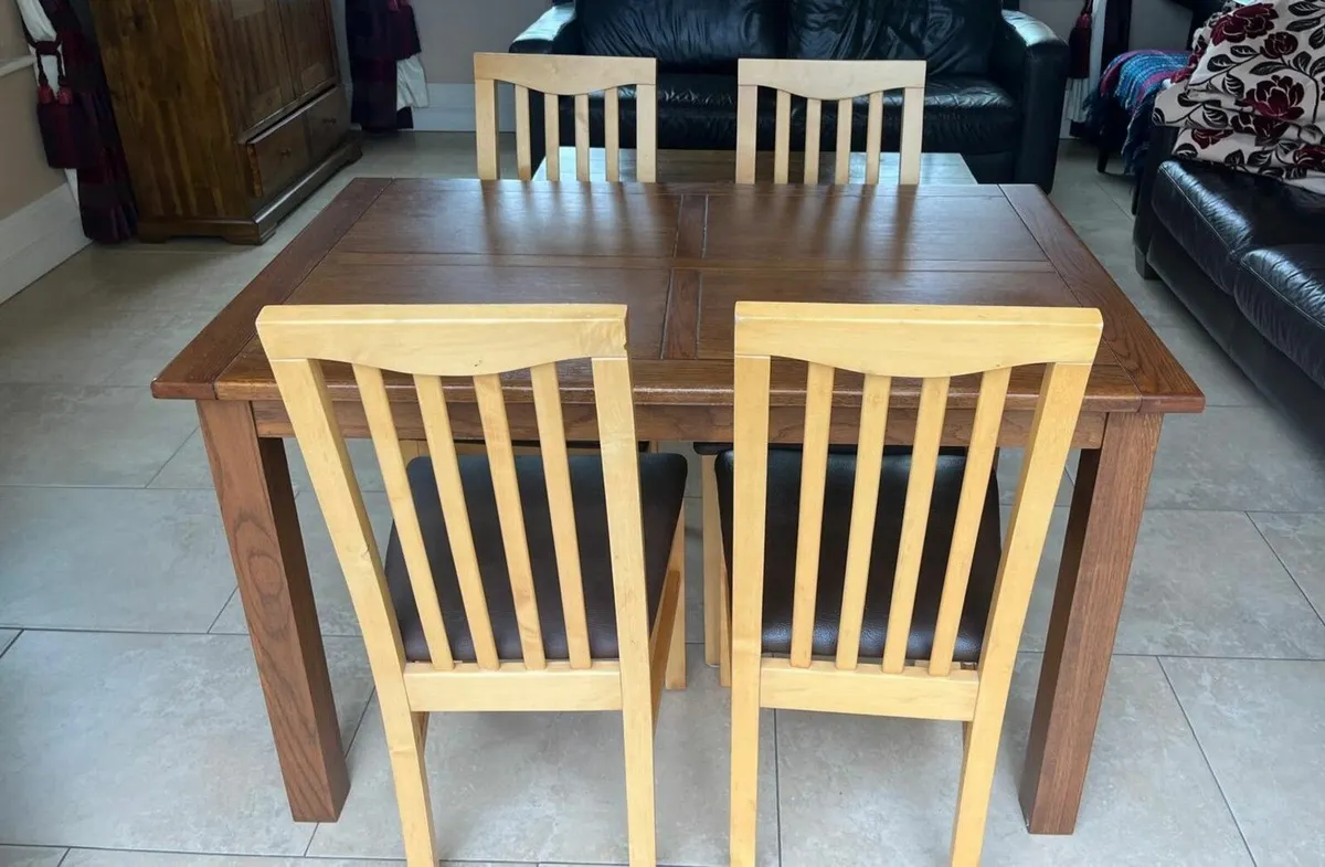 Table and Chairs - Image 2