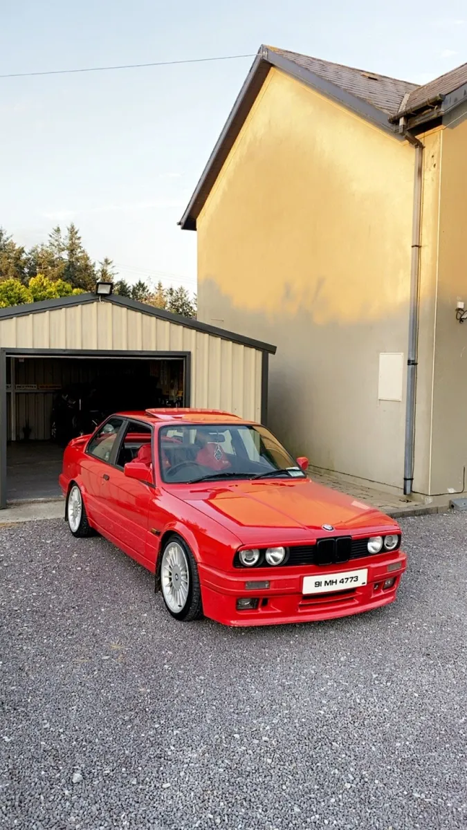BMW E30 325i - Image 2