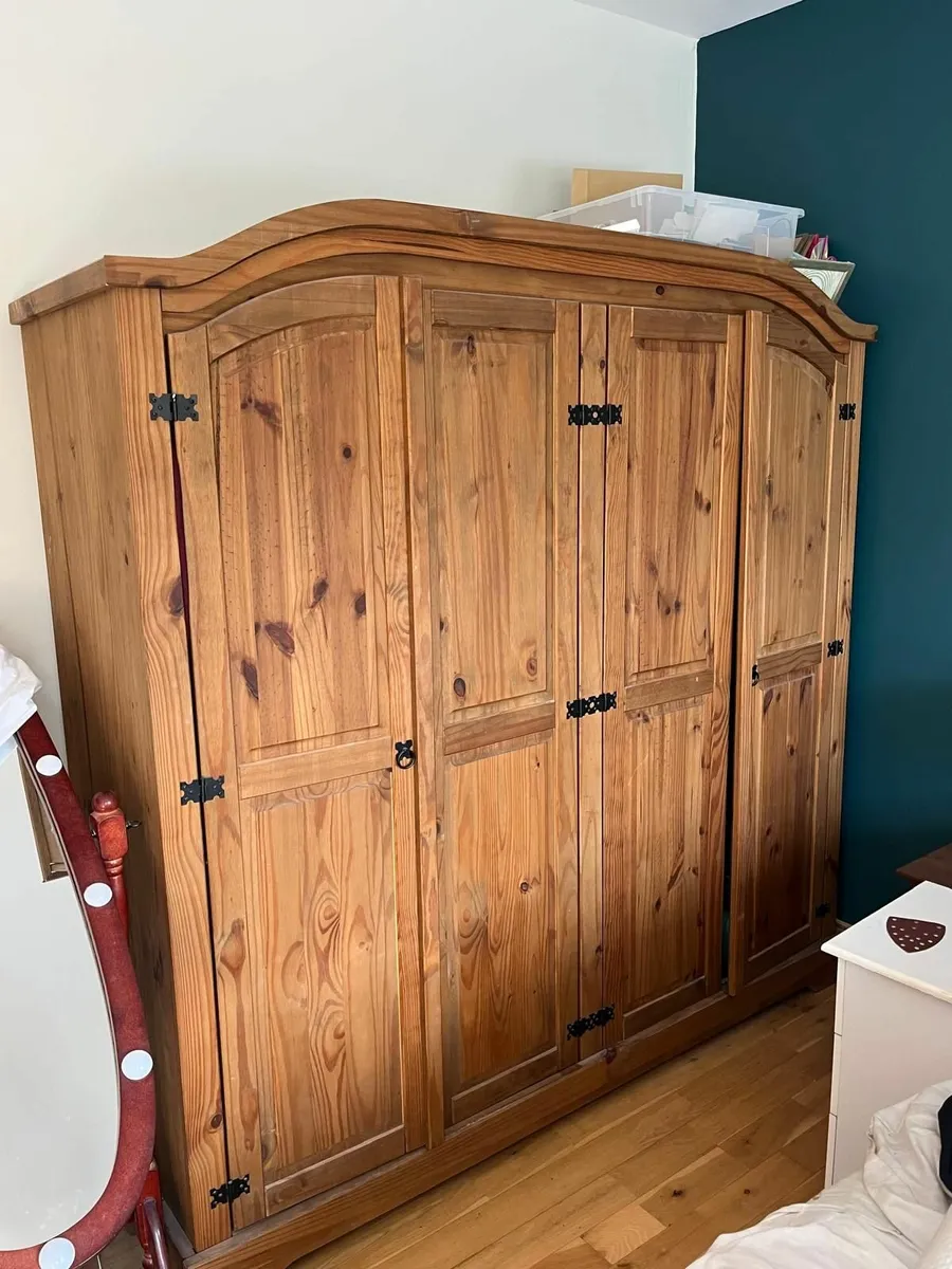 Mexican pine Wardrobe