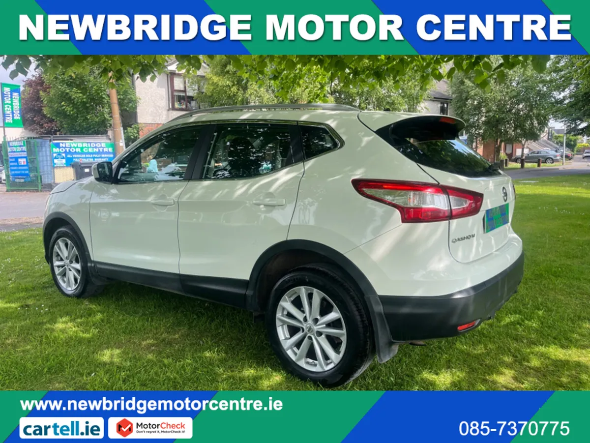 Nissan Qashqai 1.2  PANORAMIC SAT NAV 12 MONTHS WA - Image 4