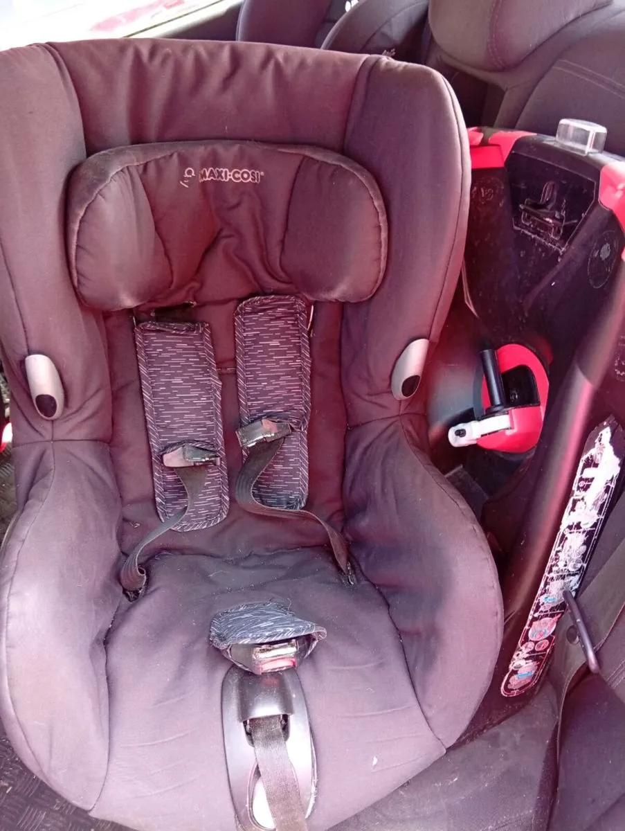 Car seat - Image 1