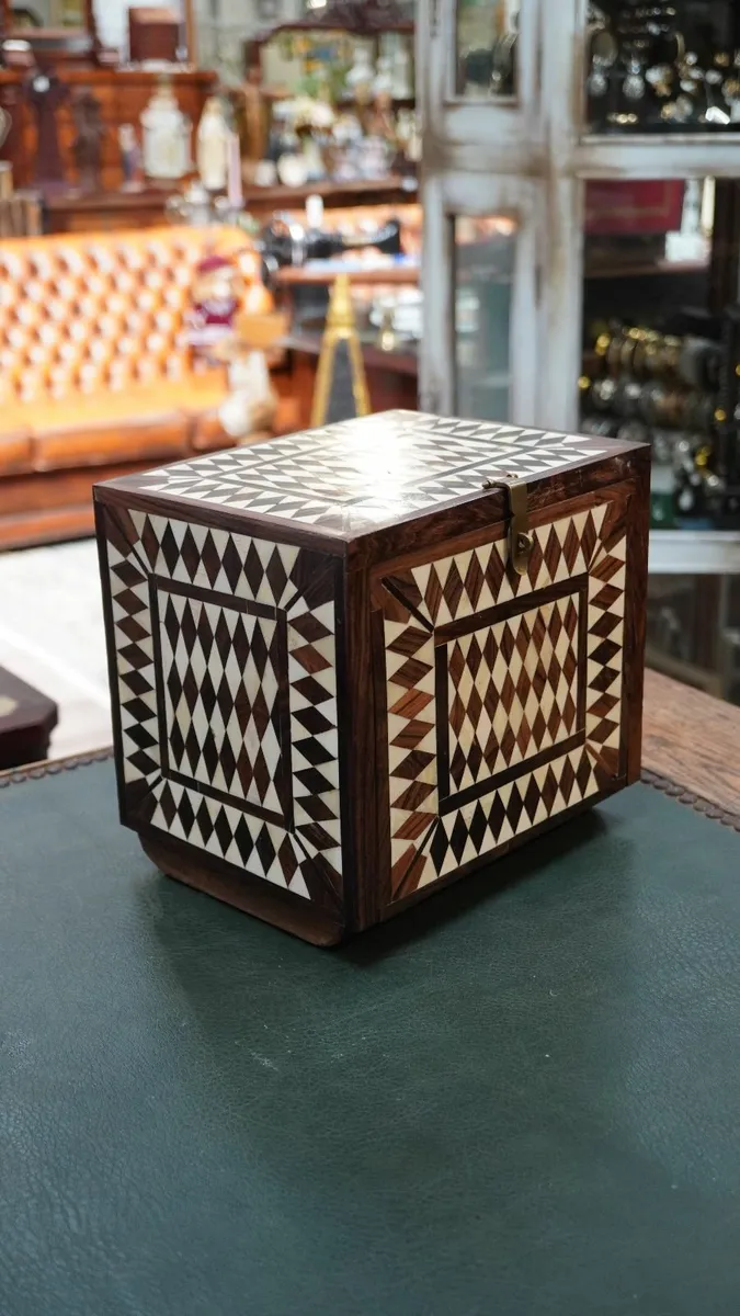 🪵 Handmade Inlaid Wooden Box - Image 2