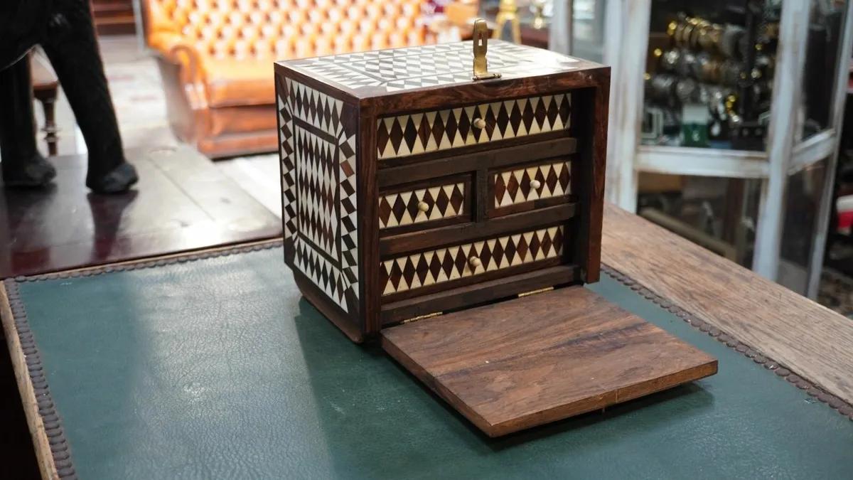 🪵 Handmade Inlaid Wooden Box - Image 3