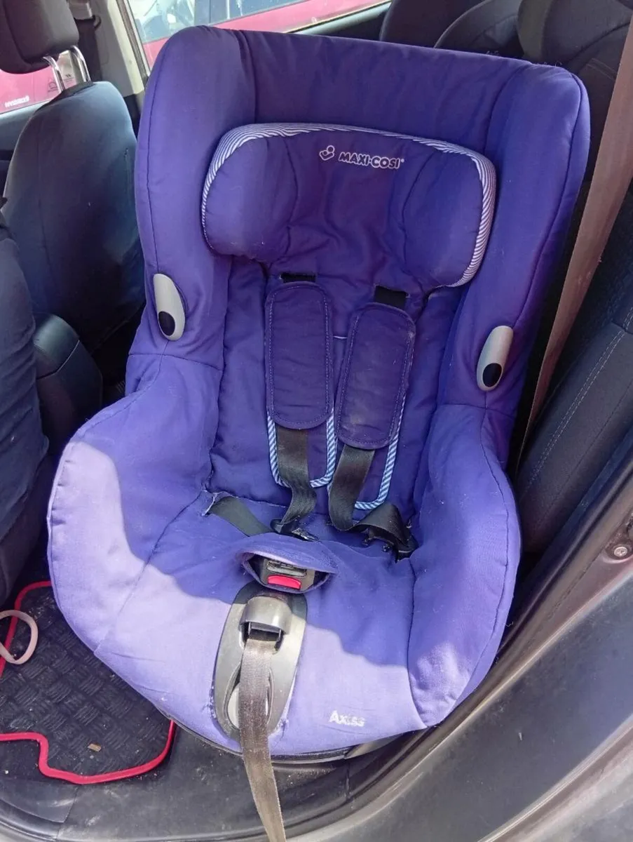 Car seat - Image 1