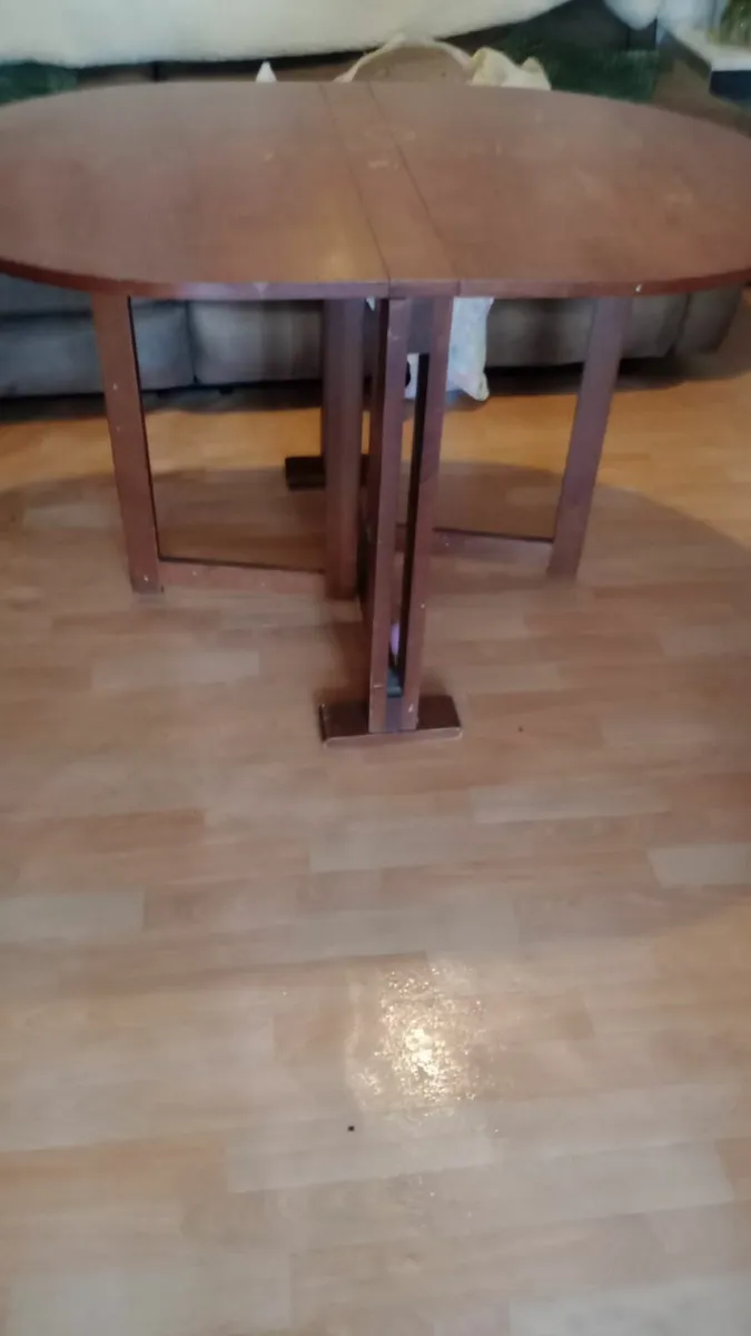 Foldable wooden table - Image 1