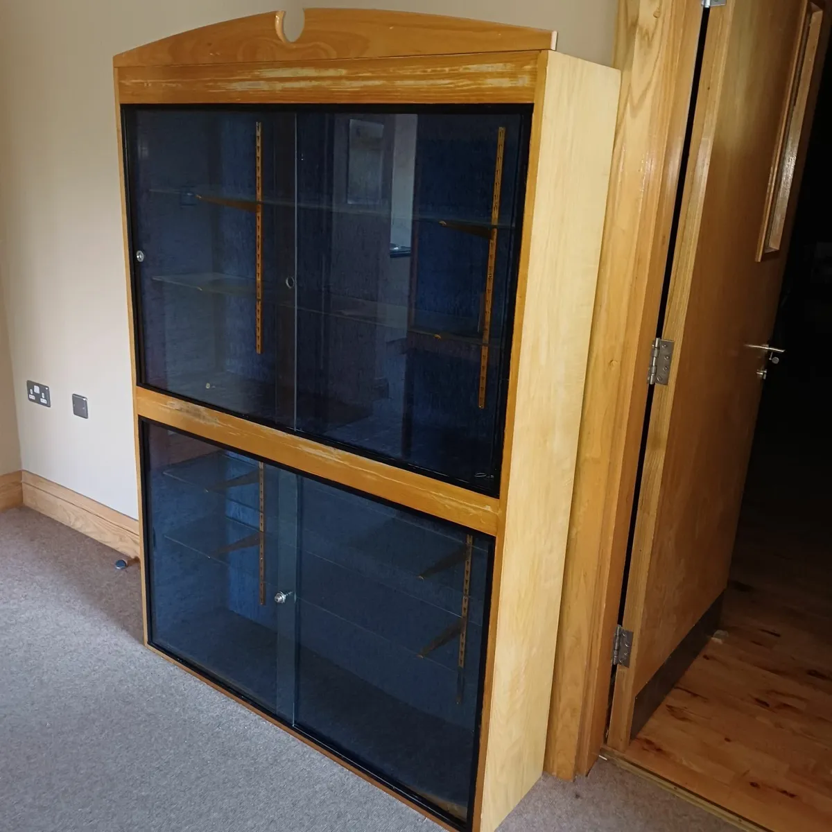 4 Shop Display Cabinets with  Glass Fronts - Image 1